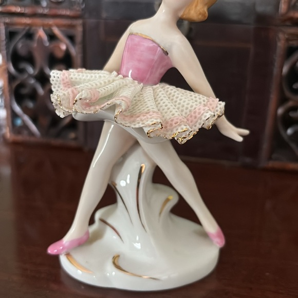 Porcelain Ballerina Figurine Japan - Picture 5 of 5